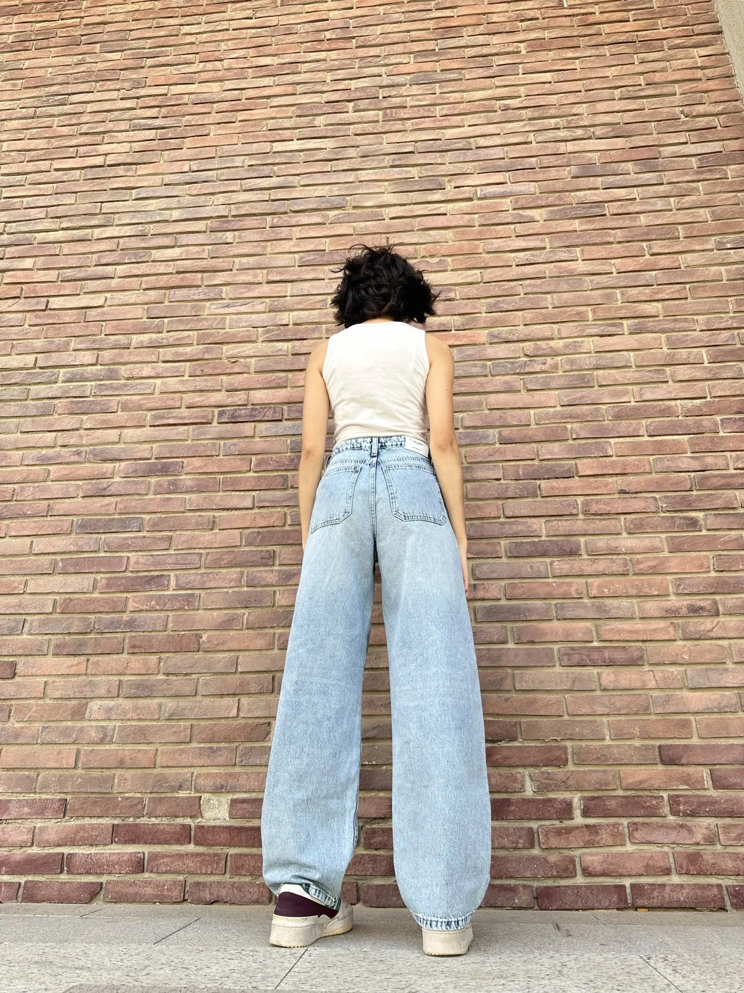 Balloon - Light Acid Wash Jeans.