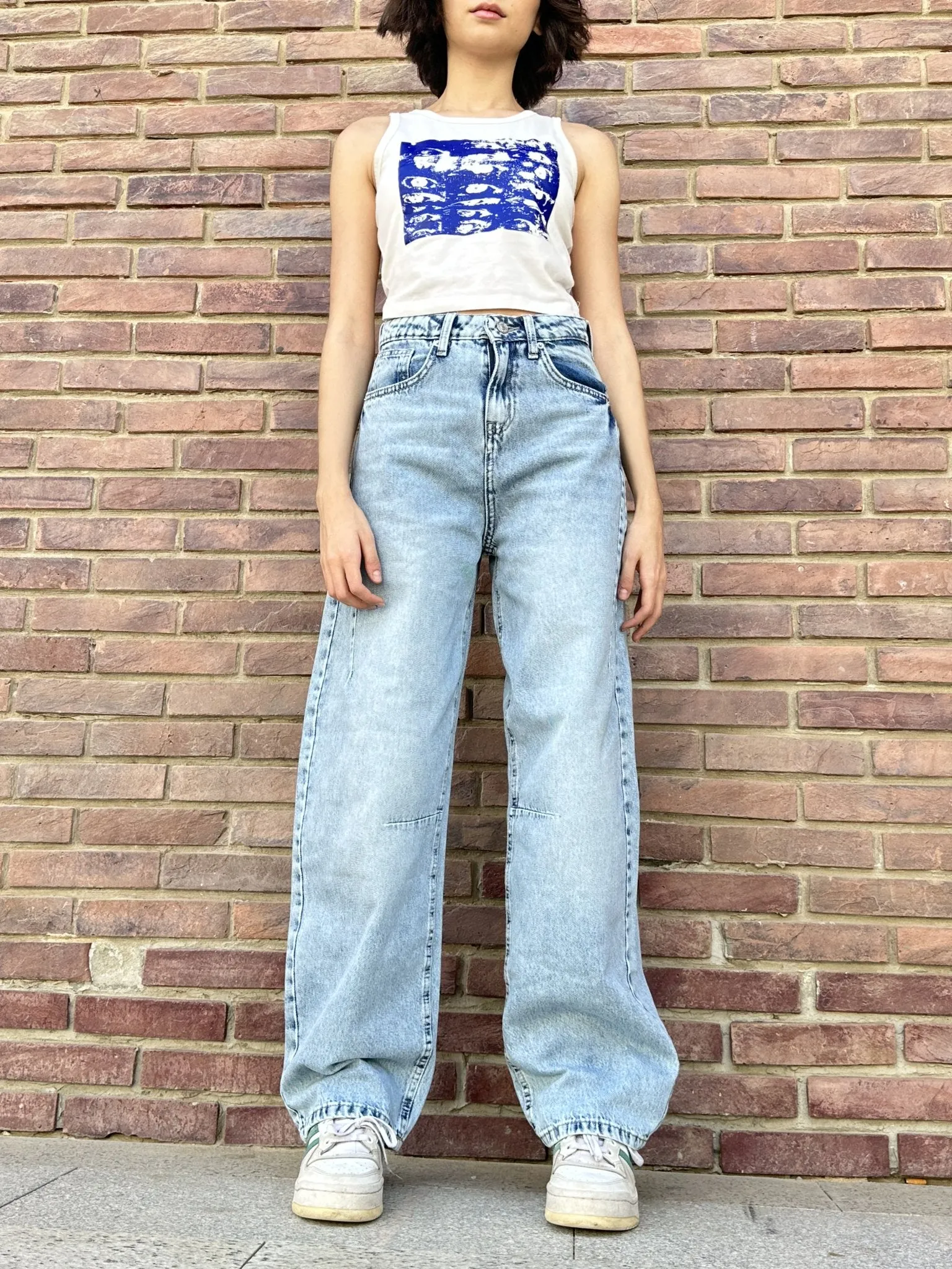 Balloon - Light Acid Wash Jeans.