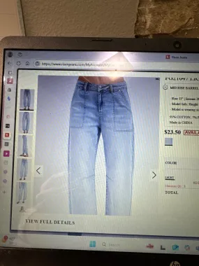 Mid Rise Barrel Jeans