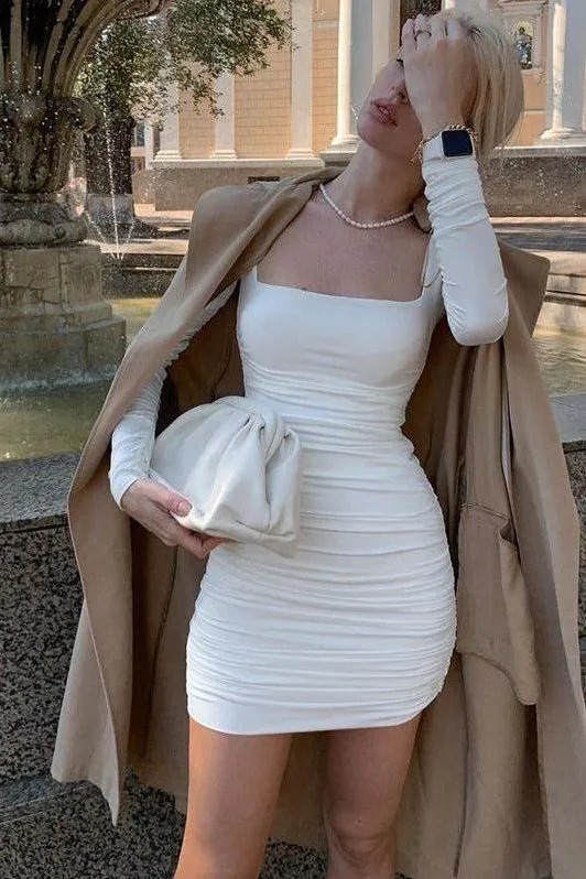 Slim long-sleeved pleated dress